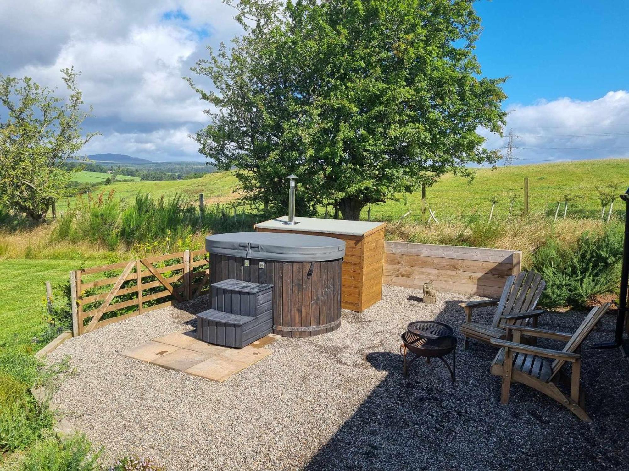 Apartamento Luxury Glamping Pods - The Heft & The Hirsel Glasgow Exterior foto